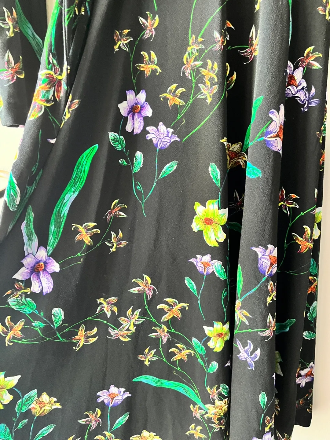 H&M Black Floral Wrap Dress - Size XS image indicator(4)