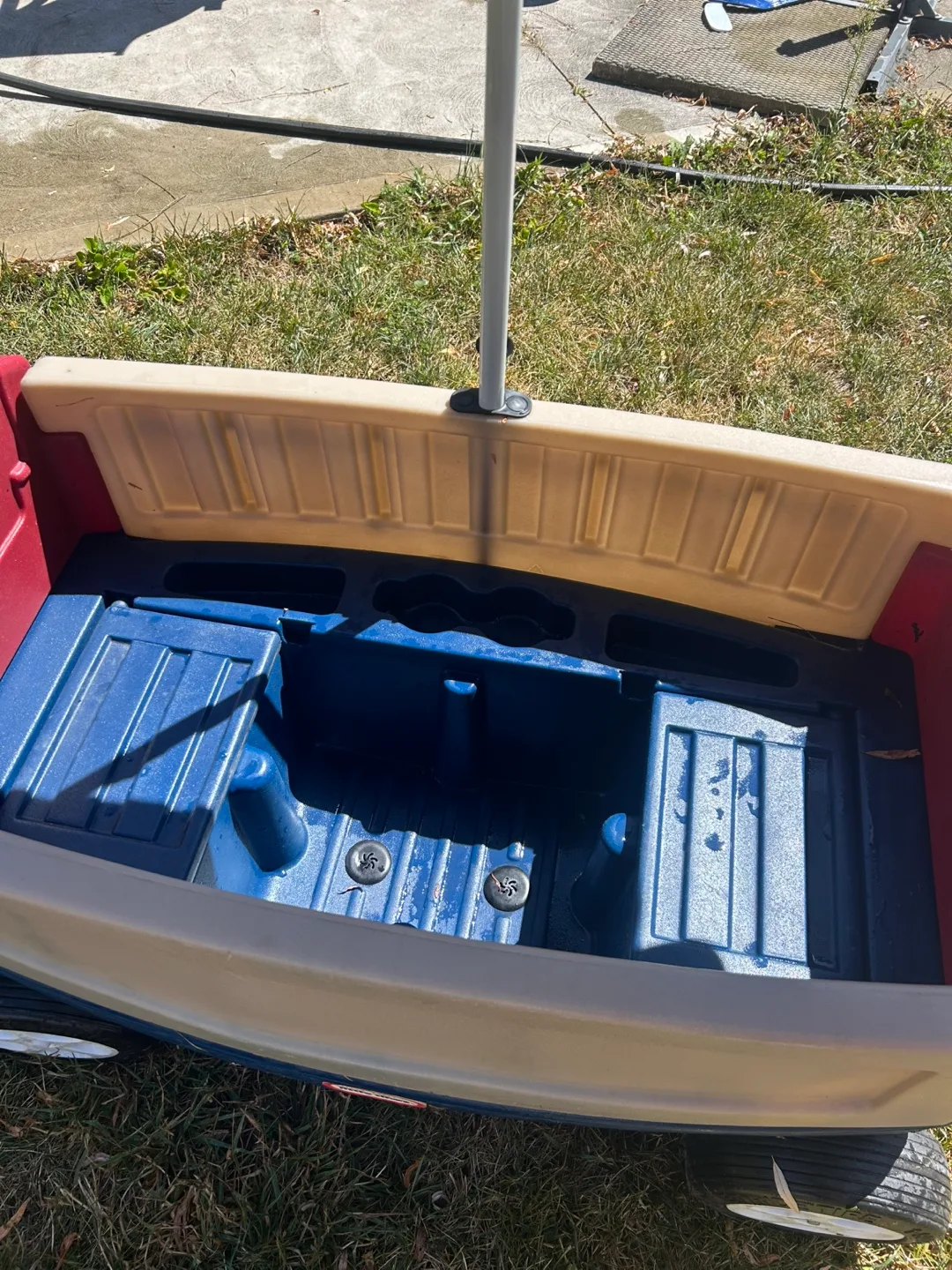 Little Tikes Wagon with Umbrella image indicator(2)