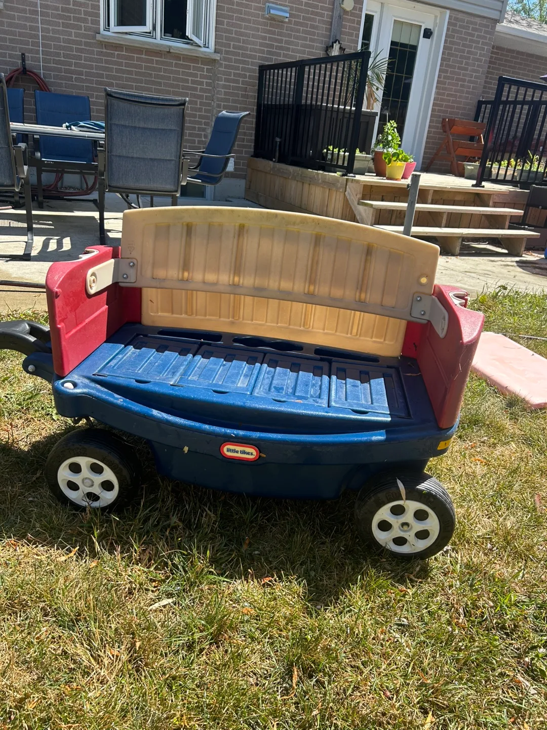 Little Tikes Wagon with Umbrella image indicator(3)