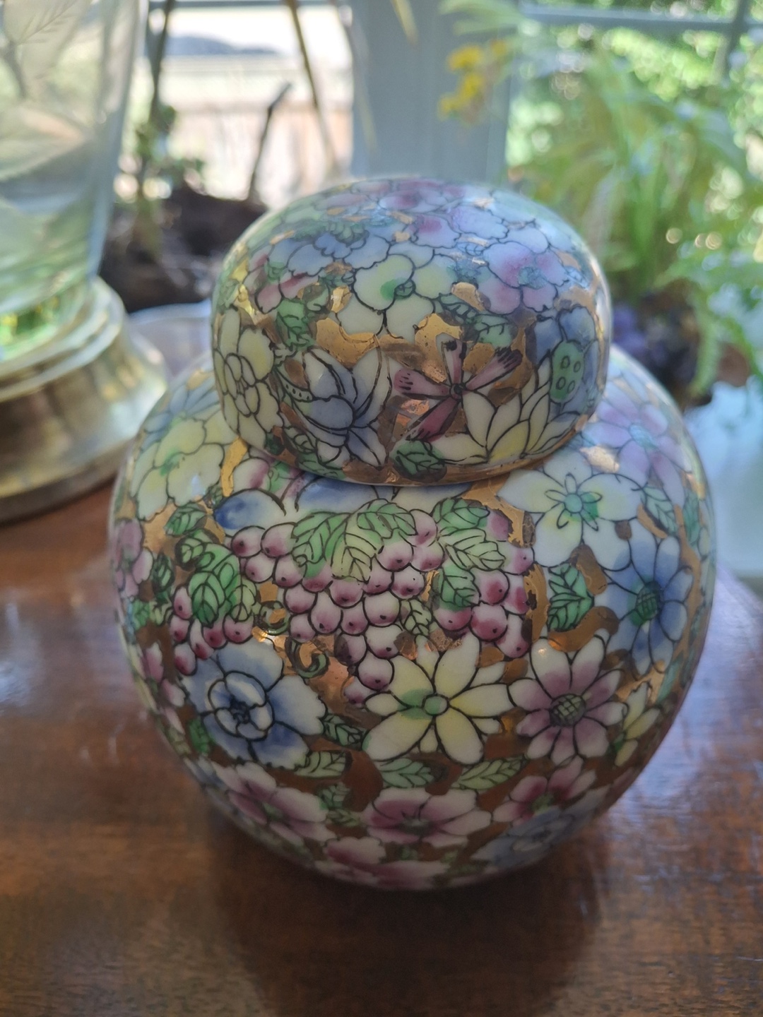 Small floral ginger jar with lid - photo 4