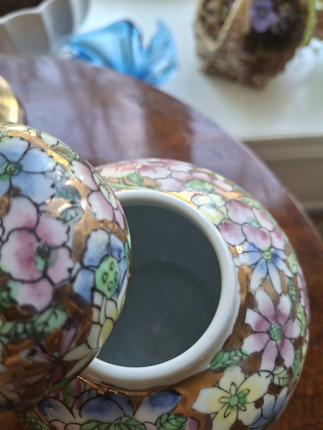 Small floral ginger jar with lid - photo 3