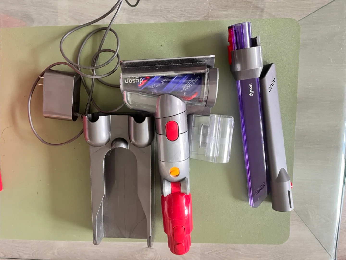 Dyson V11 Cordless Vacuum image indicator(2)