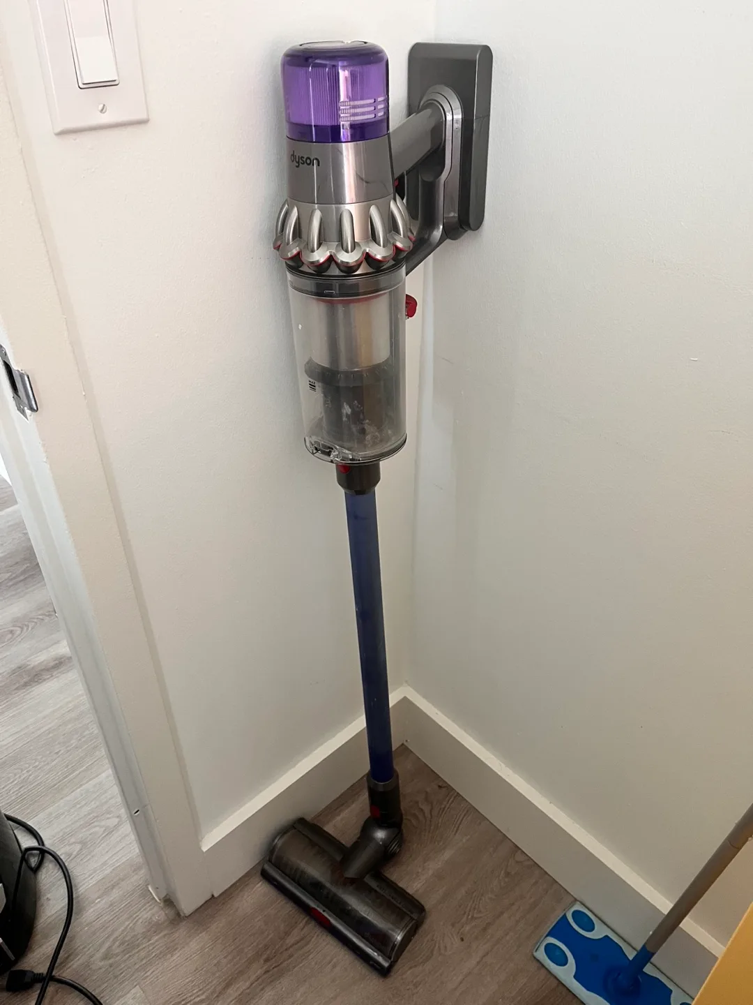Dyson V11 Cordless Vacuum image indicator(3)
