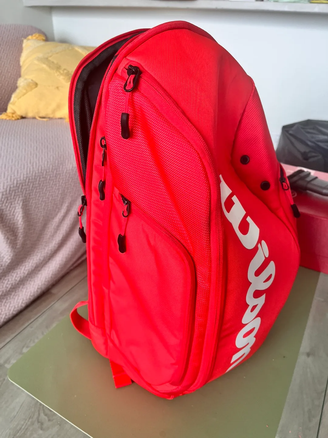 Wilson Red Tennis Backpack image indicator(2)