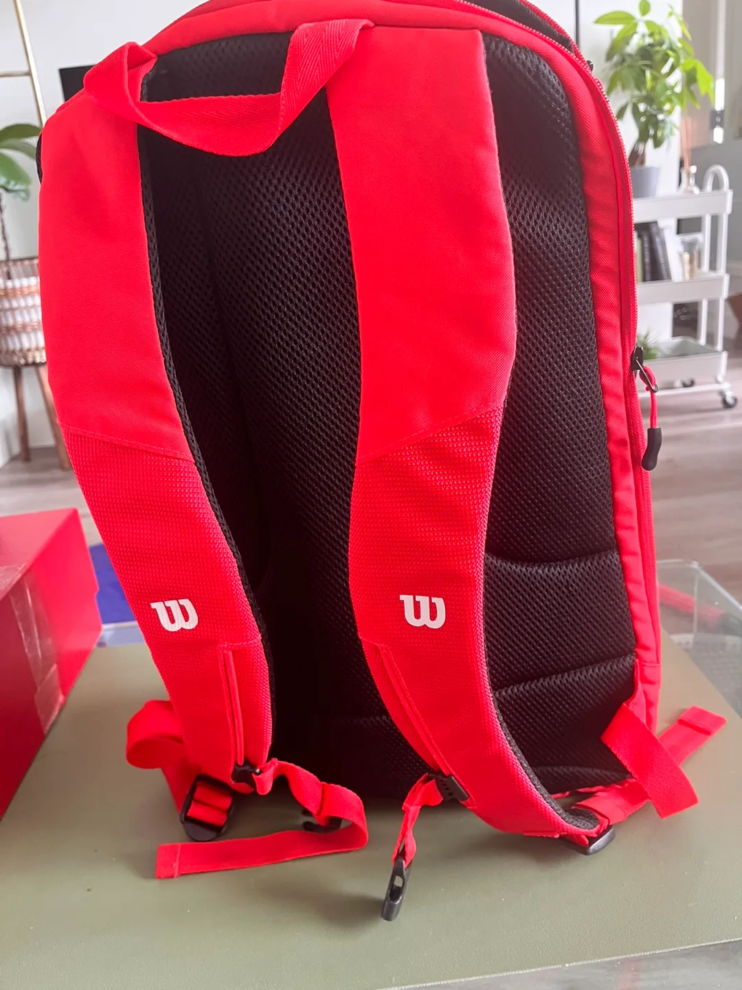 Wilson Red Tennis Backpack image indicator(3)