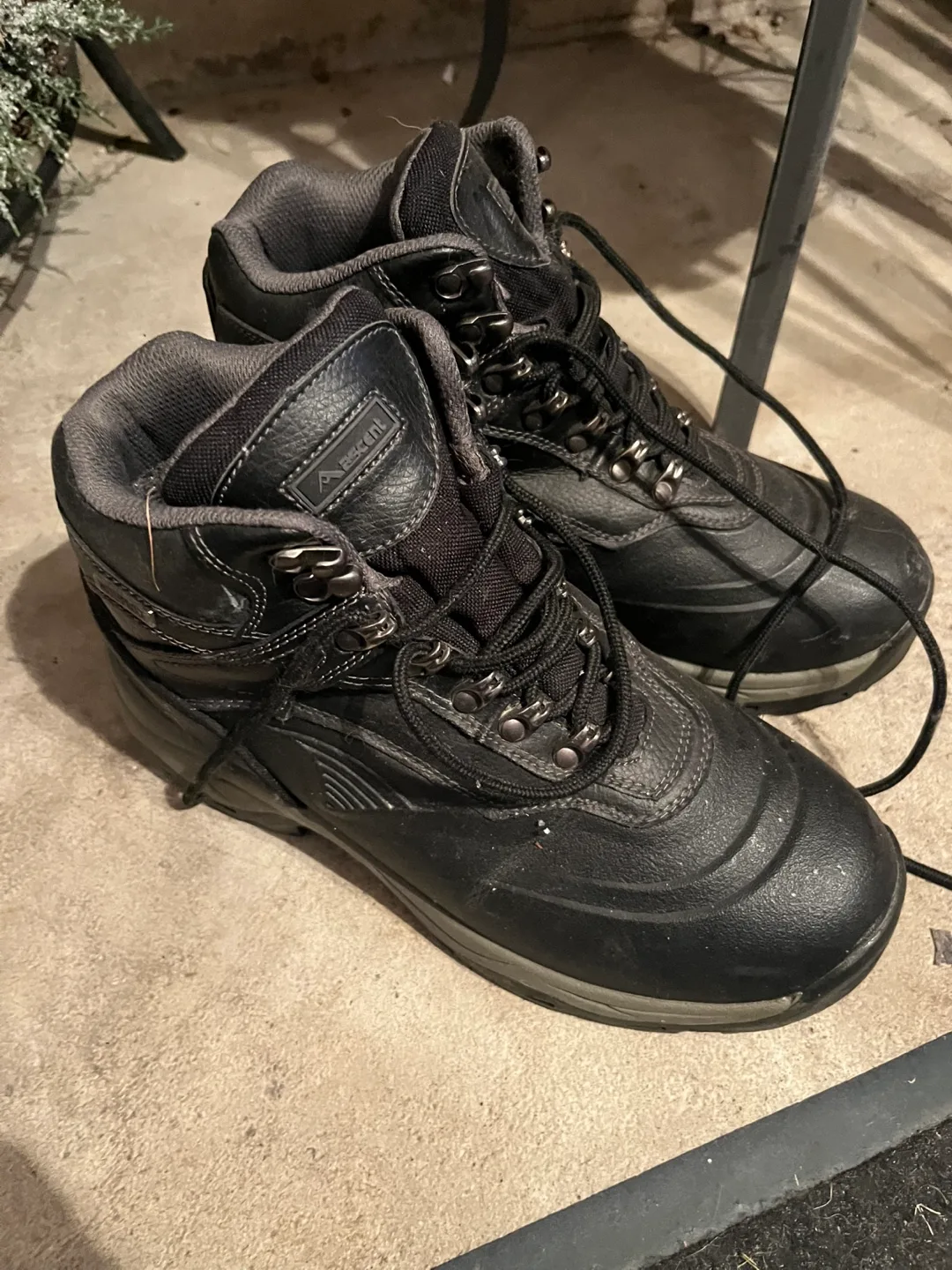 Ascent Black Leather Boots - Men’s 11 image indicator(2)