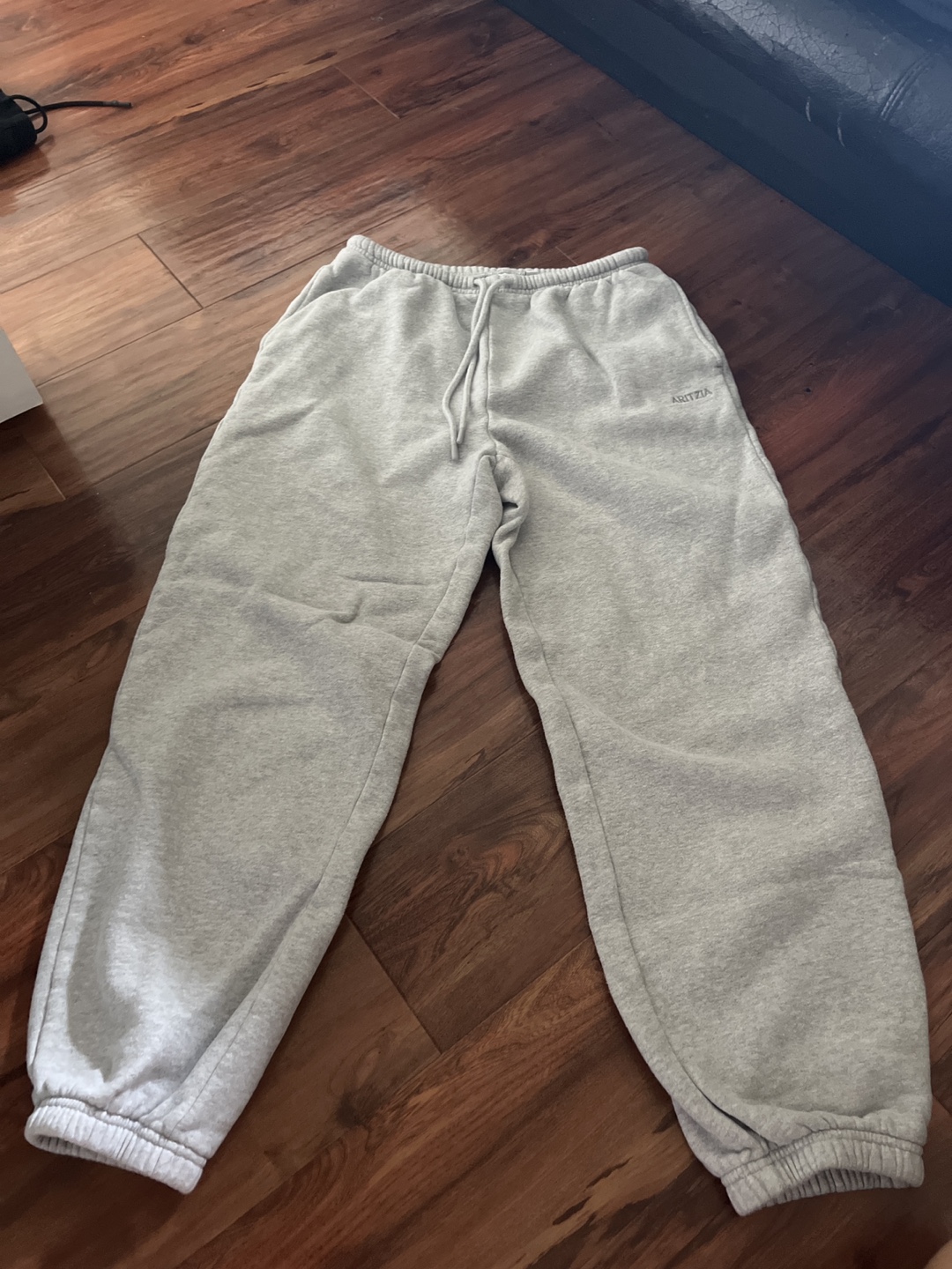 Aritzia Sweatpants - Mega Fleece, Size M