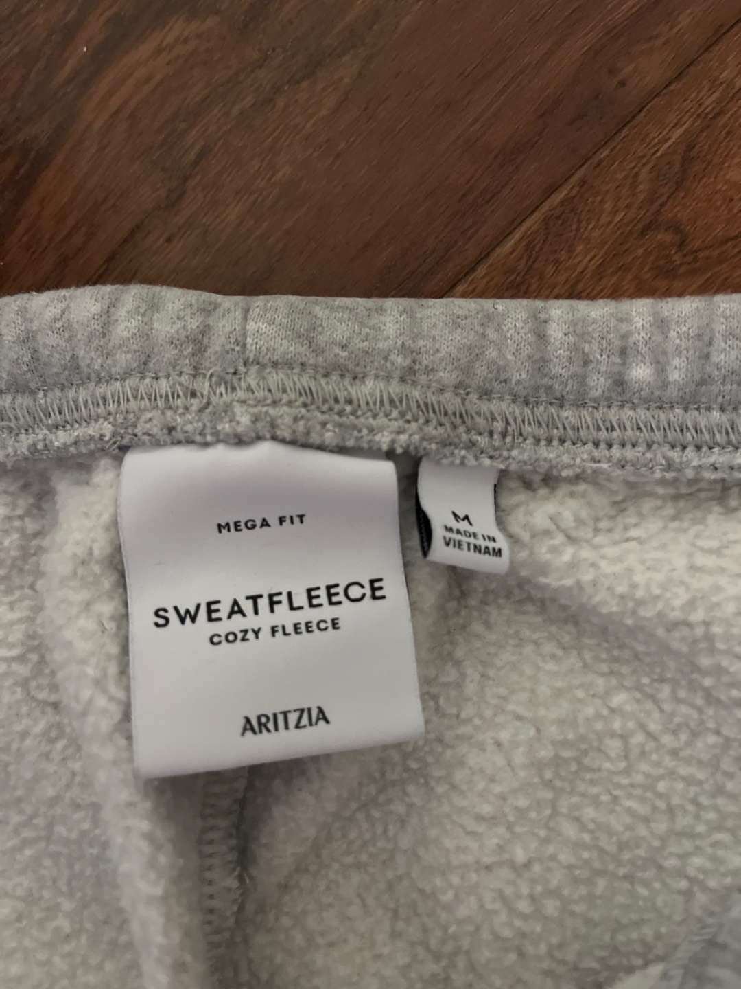 Aritzia Sweatpants - Mega Fleece, Size M - photo 2