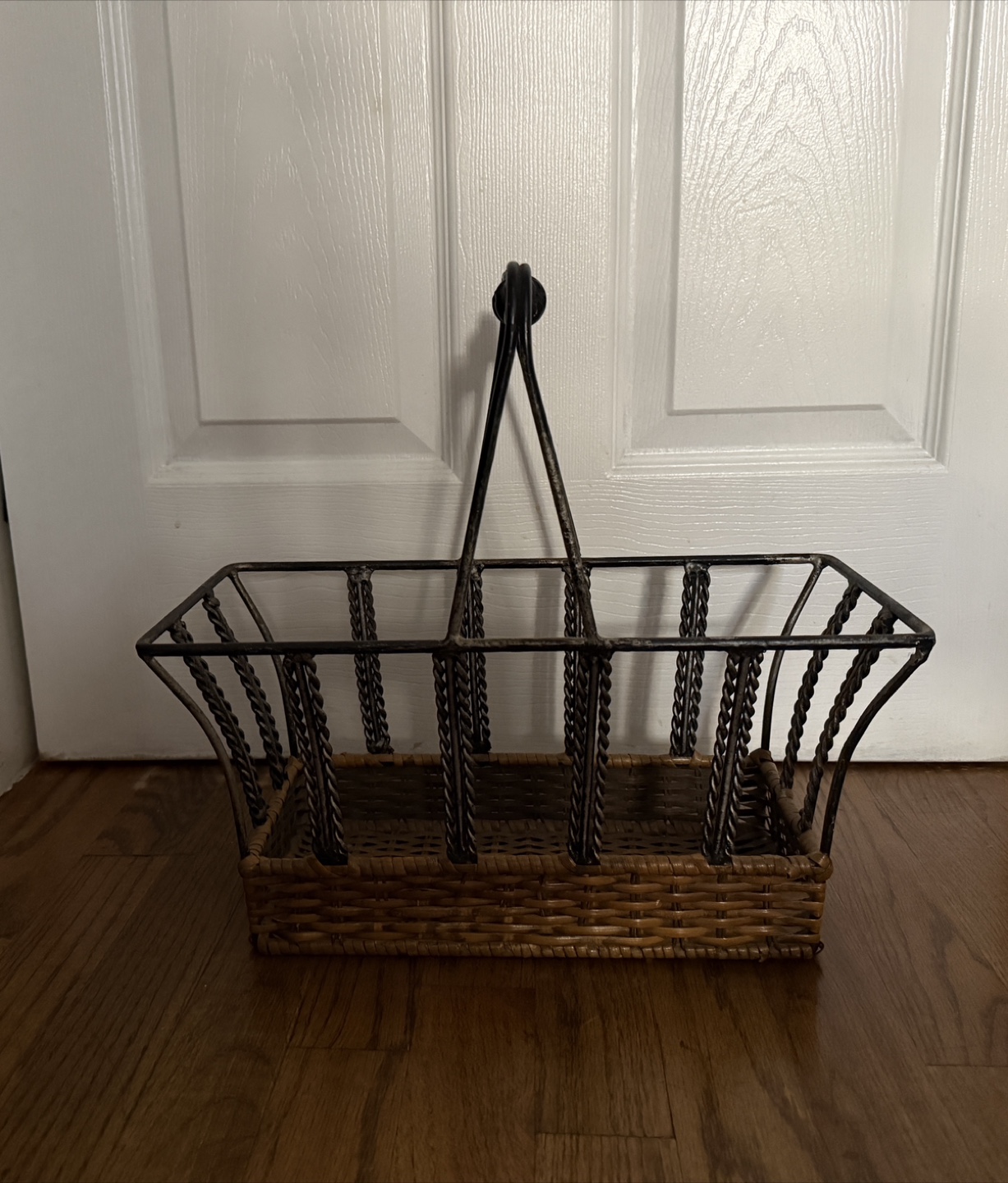 🥕Woven Wine Basket with Metal Frame - photo 2