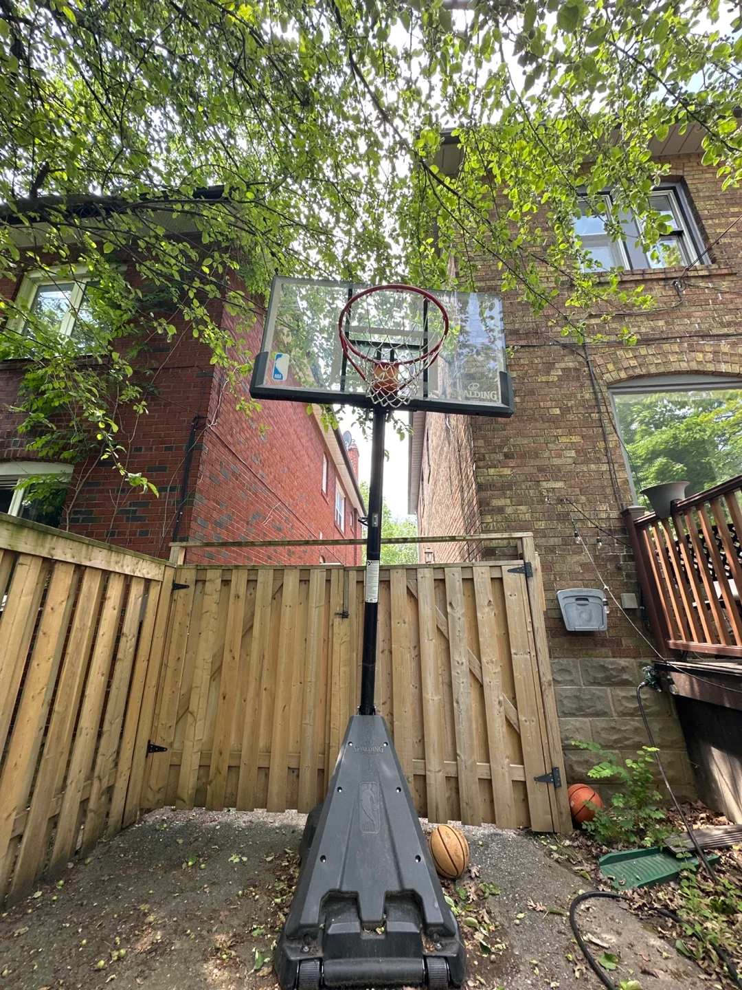 Spalding Portable Basketball System image indicator(3)