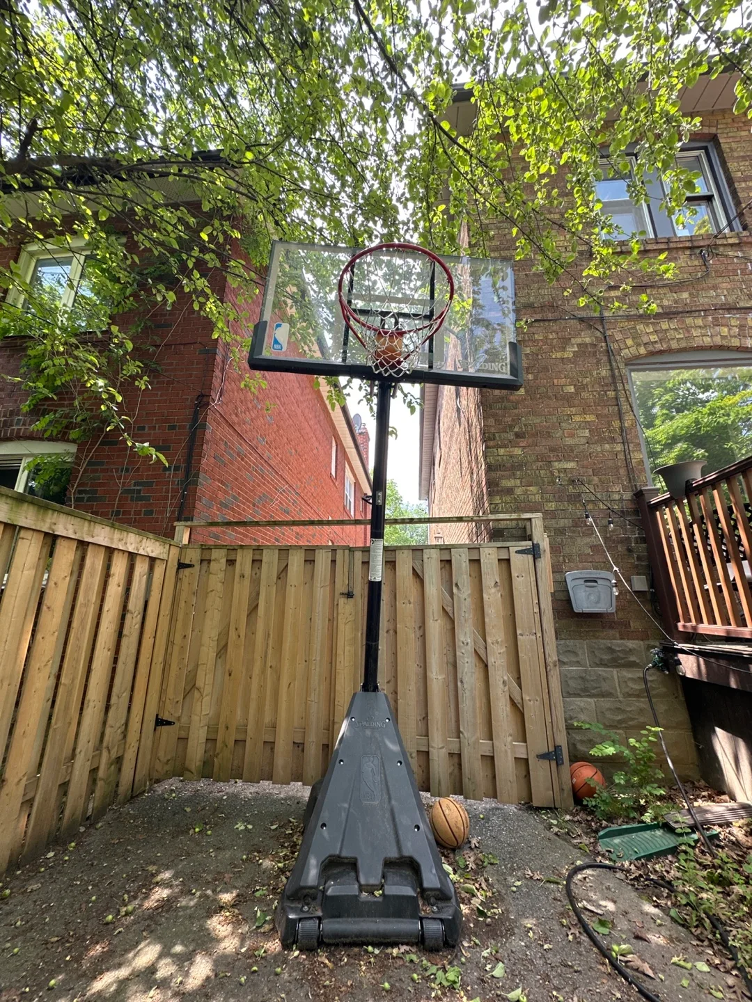 Spalding Portable Basketball System image indicator(4)