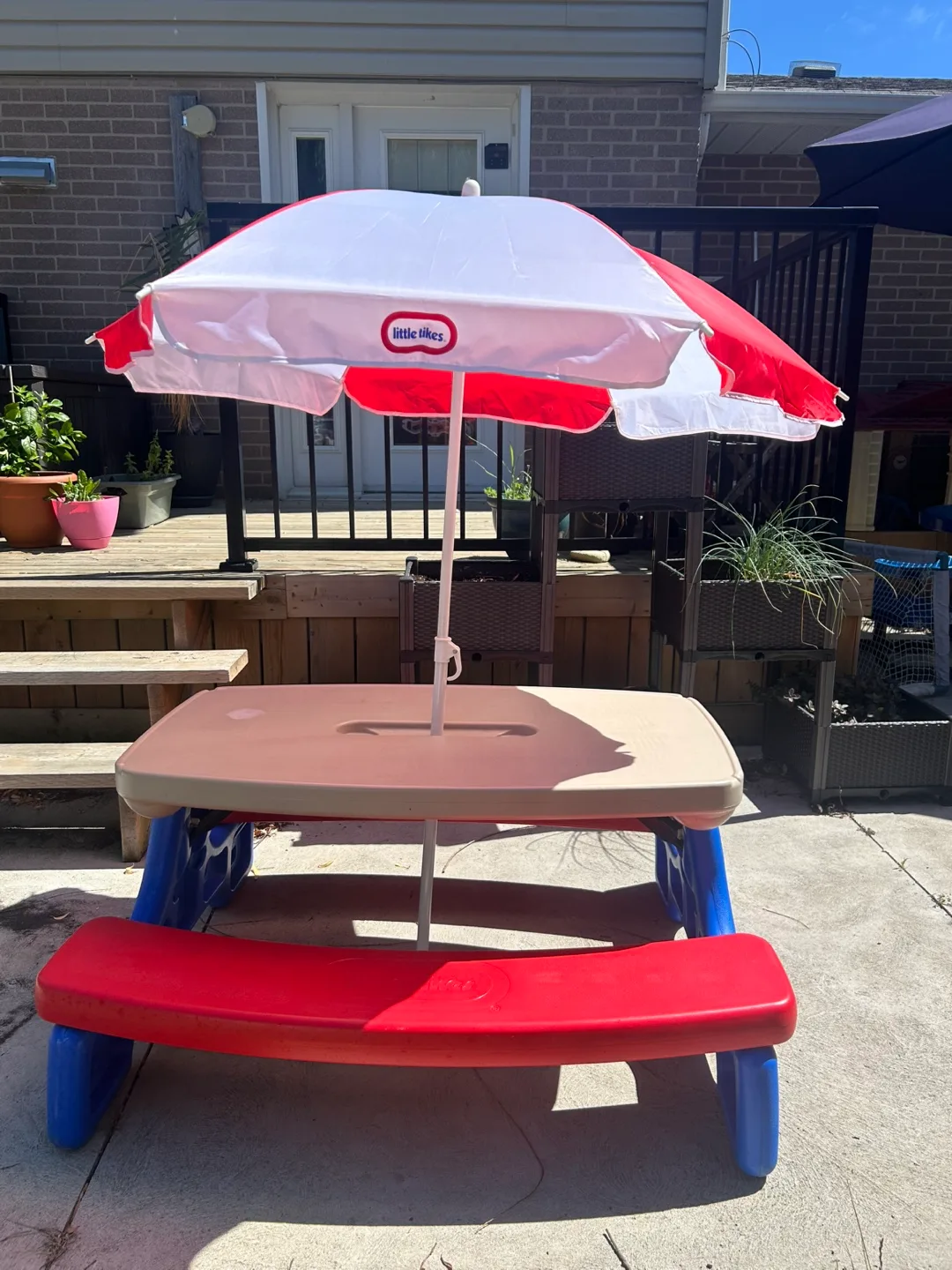 Little Tikes Picnic Table with Umbrella thumbnail