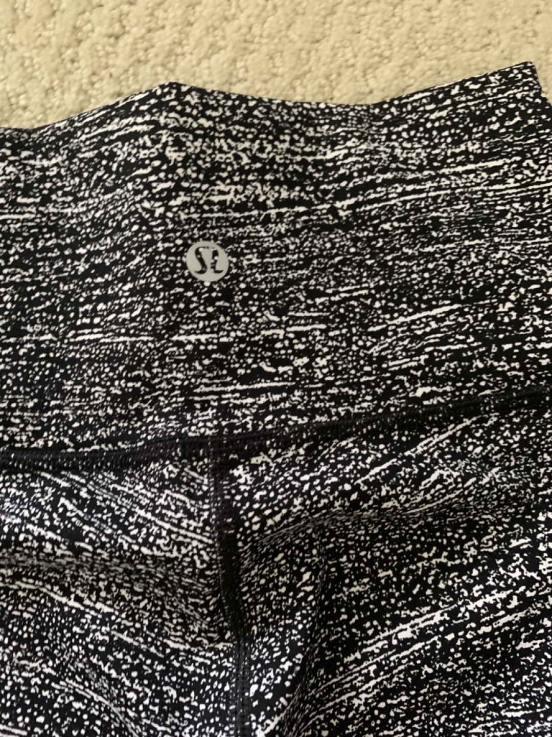Lululemon Leggings - Size 4 - photo 2