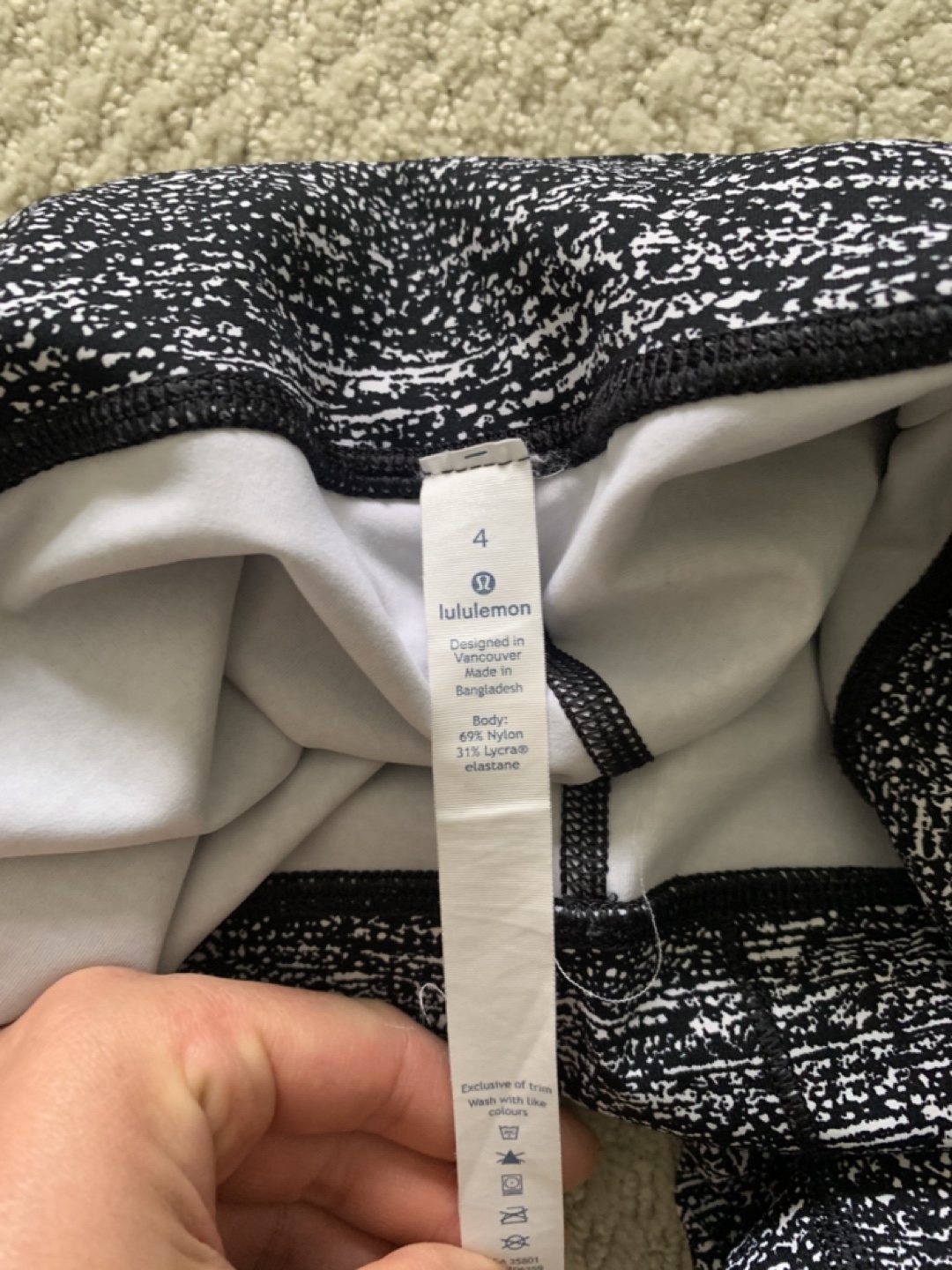 Lululemon Leggings - Size 4 - photo 4
