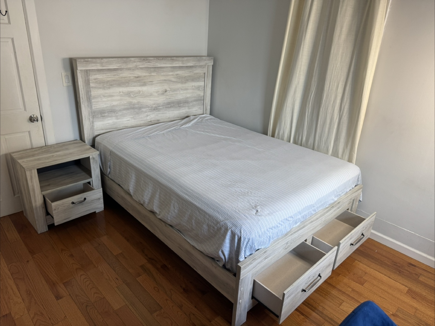 Bedroom Furniture Set  Modern rustic Style