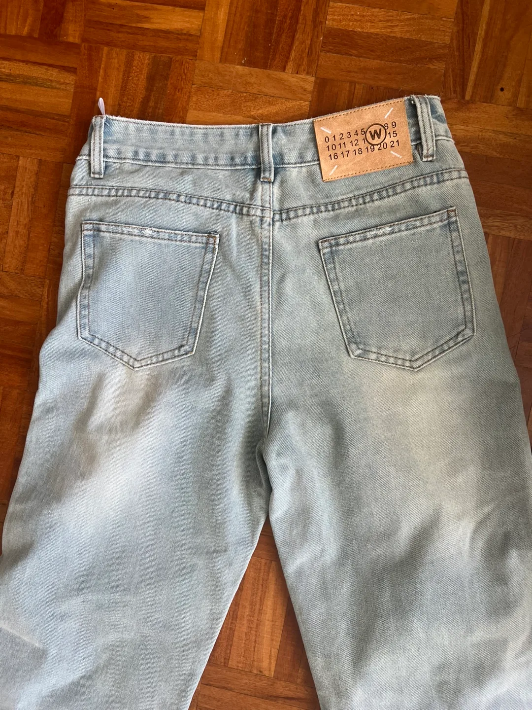 Women’s Jeans Size 26 image indicator(2)