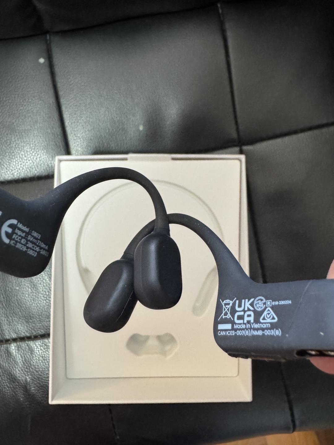 Shokz OpenRun bone conduction headphones - photo 3