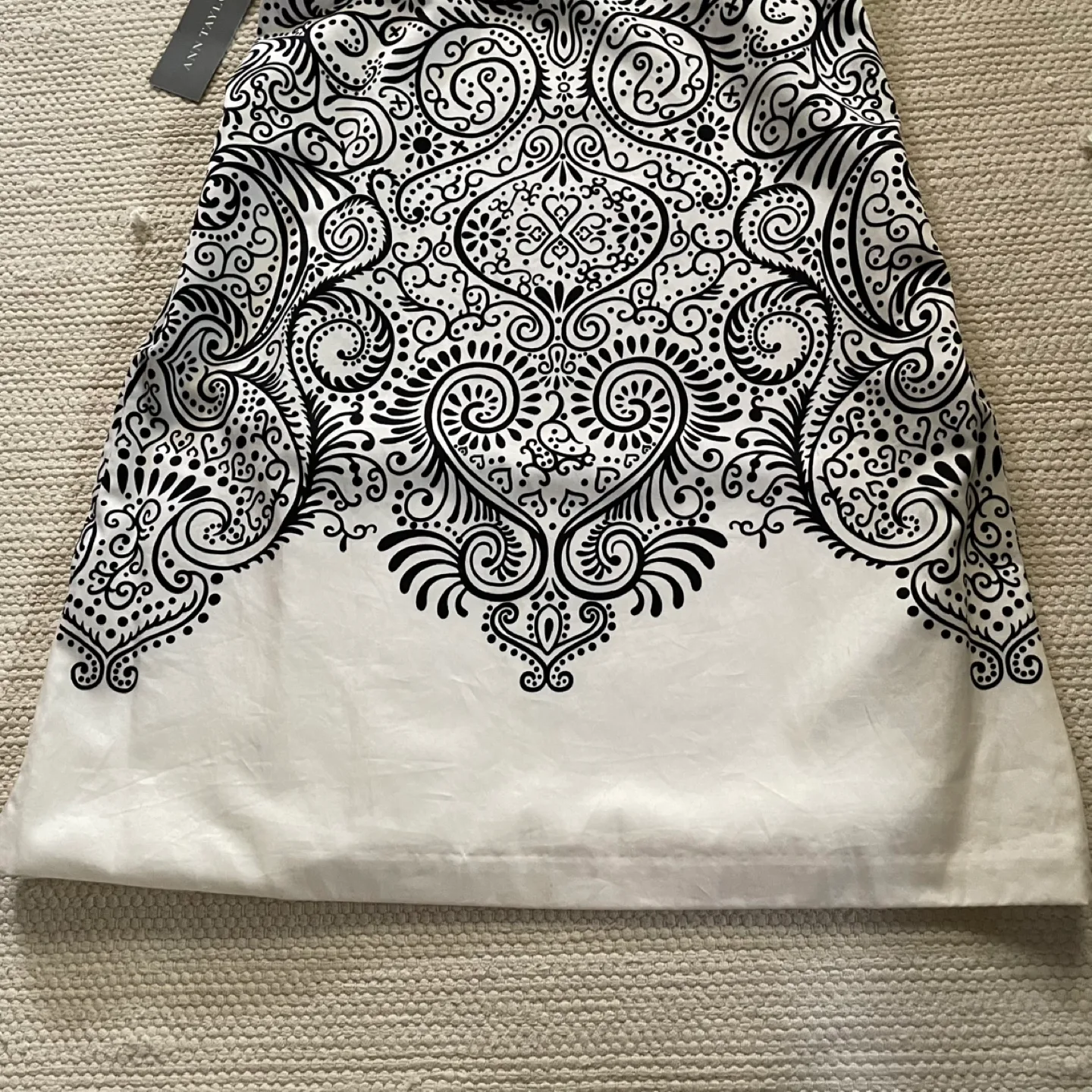 Ann Taylor Black & White Dress Size 0 image indicator(3)