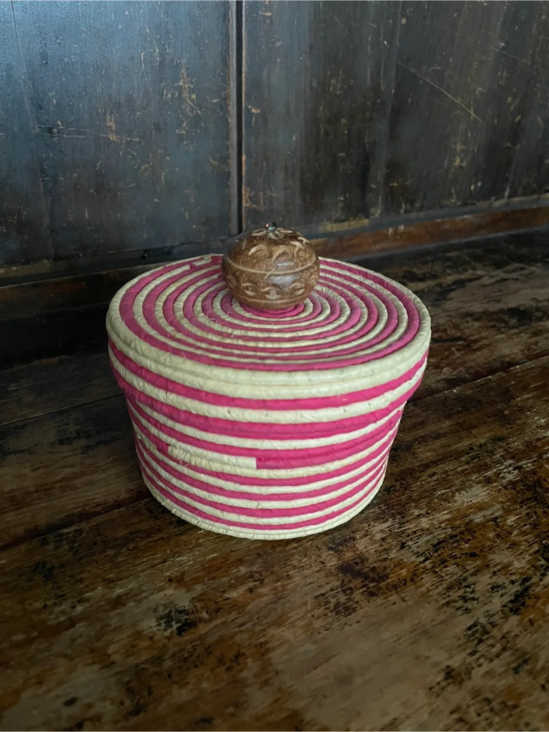 Decorative Basket with Lid image indicator(2)
