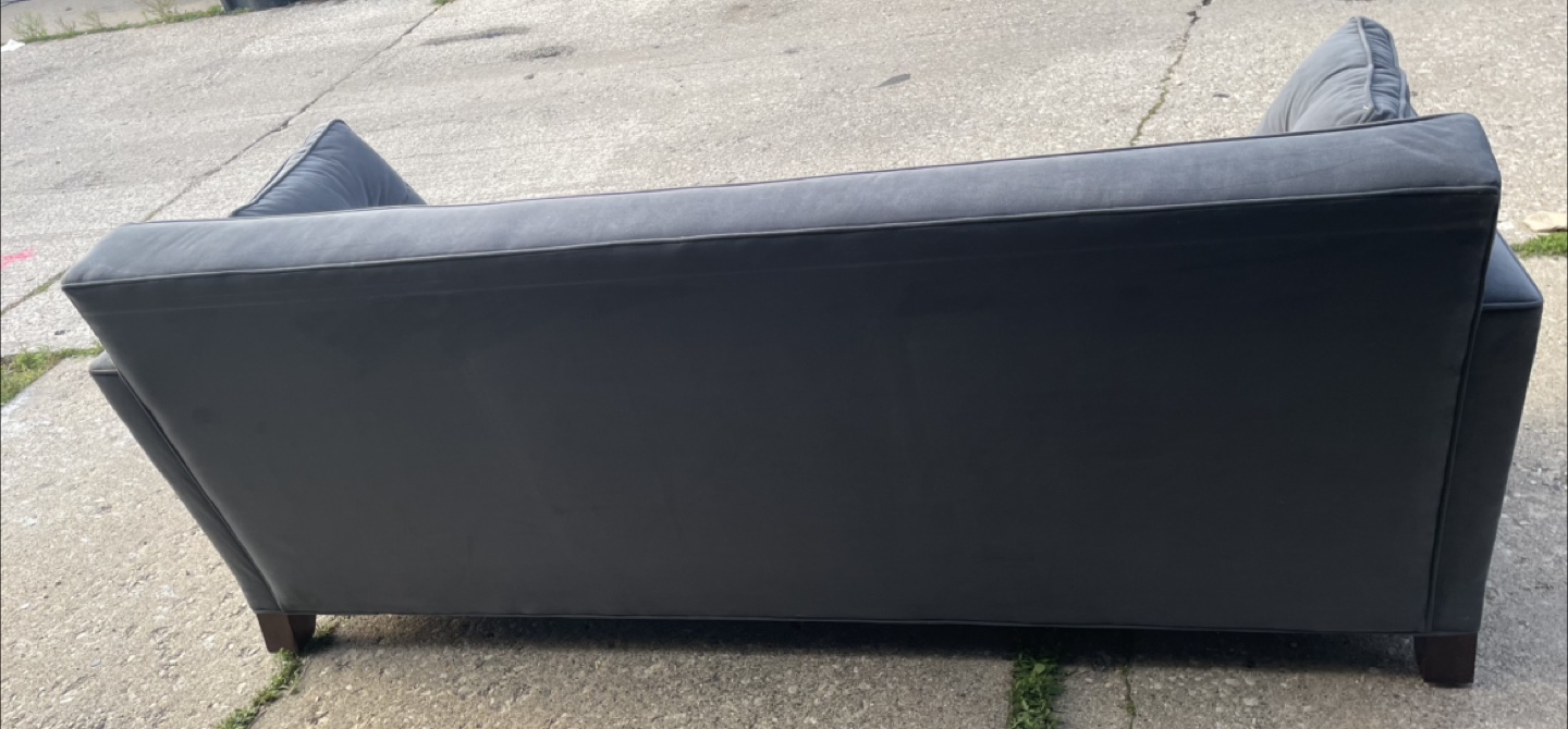Couch - photo 4