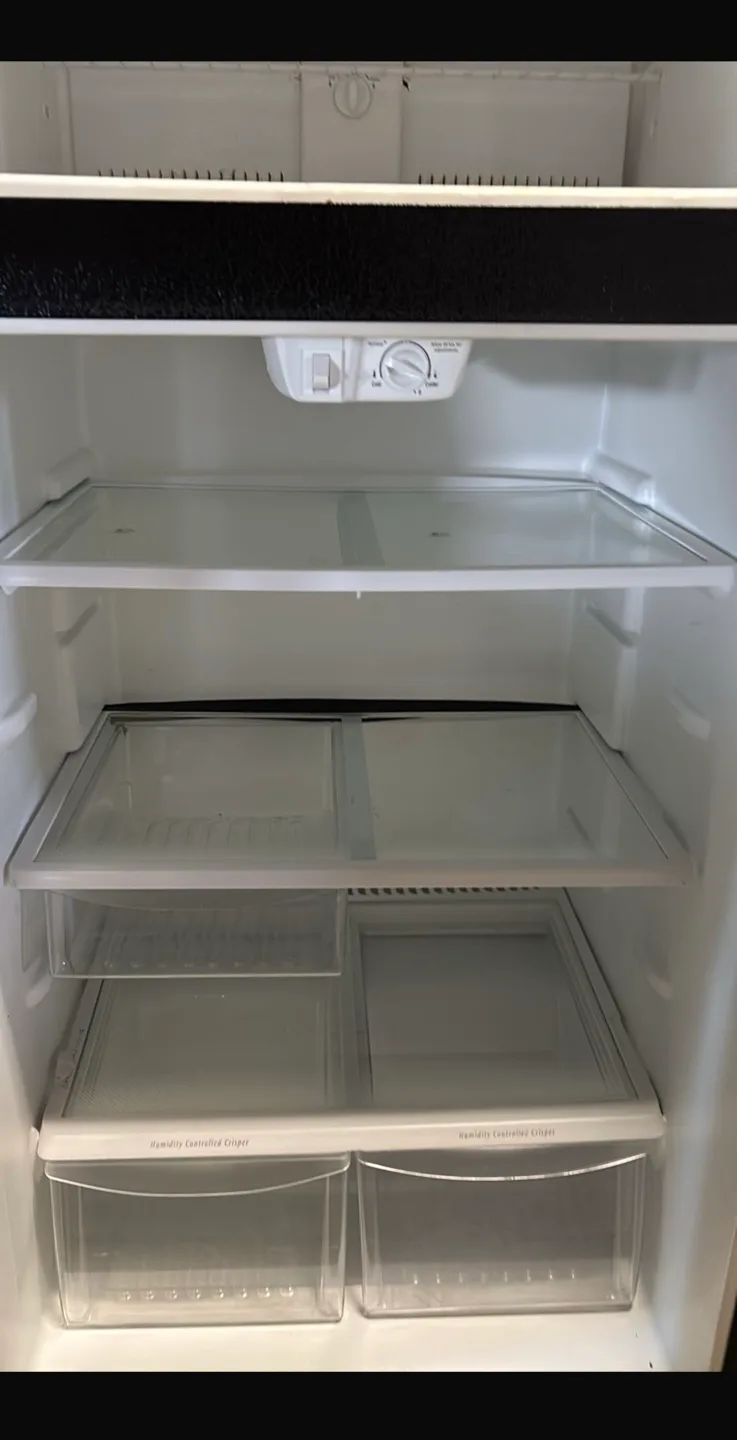 Frigidaire Stainless Steel Top Freezer Refrigerator image indicator(4)