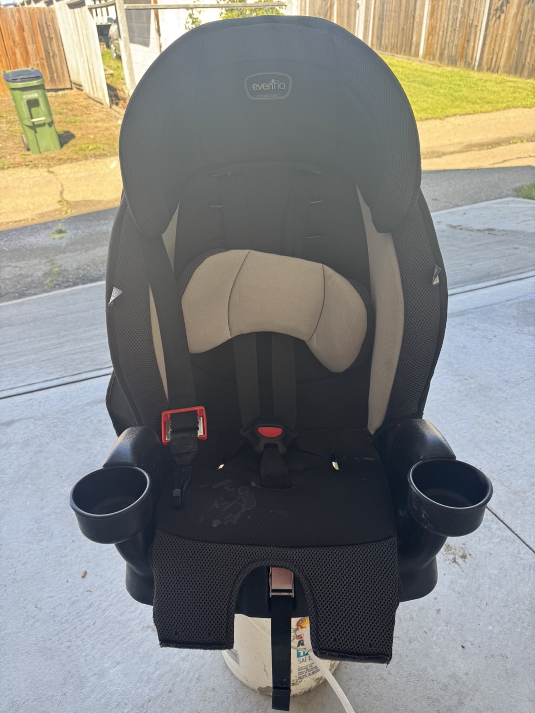 Evenflo Chase plus Car Seat