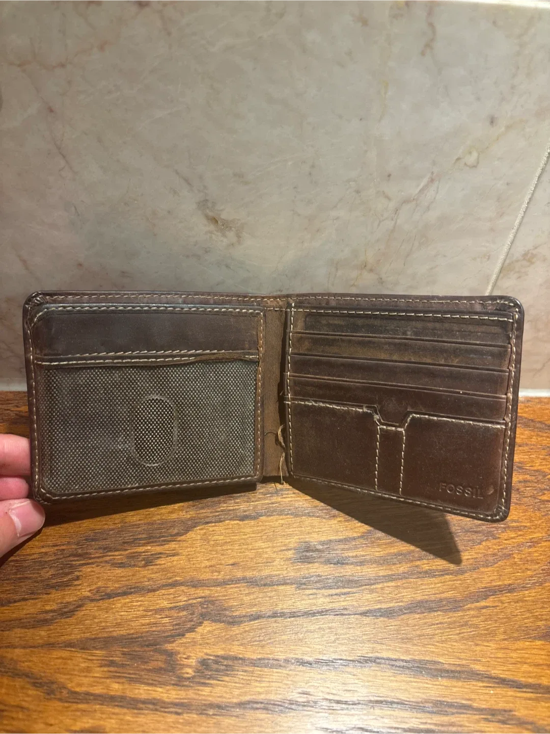 Fossil Brown Leather Wallet image indicator(2)