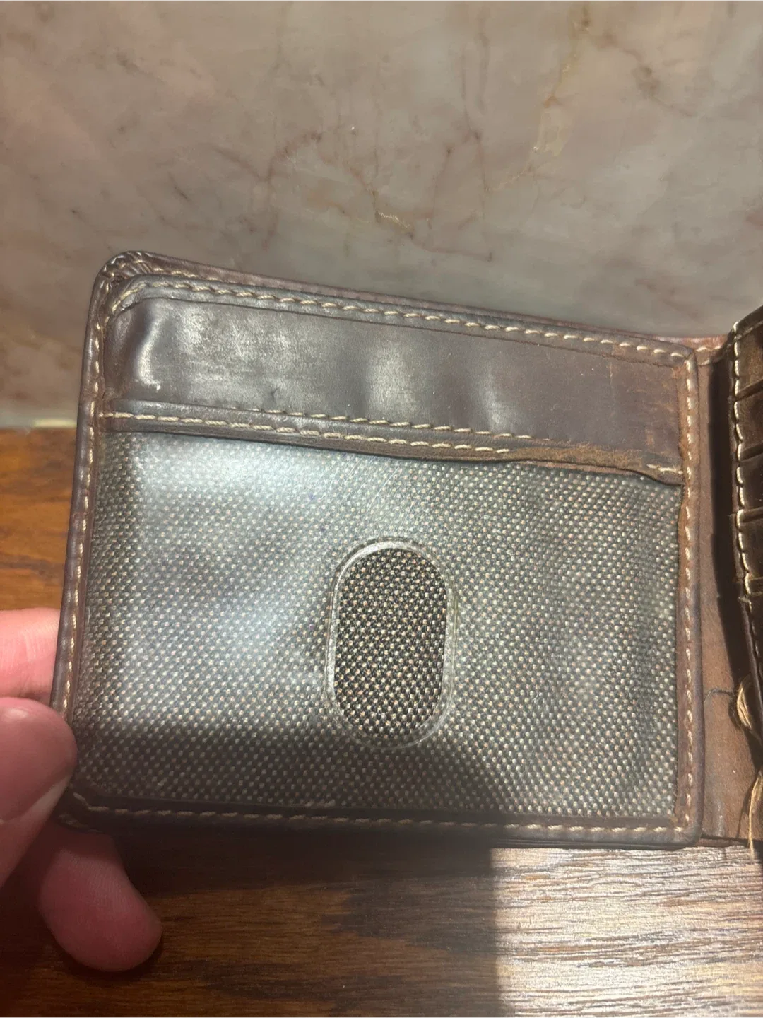 Fossil Brown Leather Wallet image indicator(4)