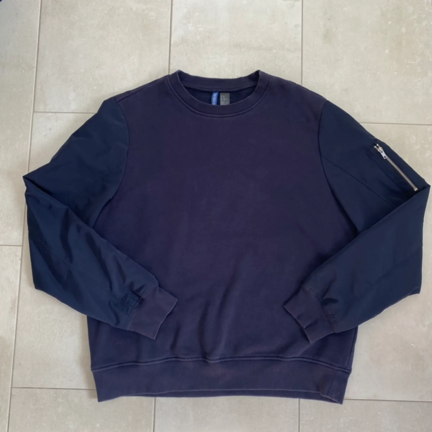 H&M Divided Navy Blue Sweatshirt - XL thumbnail