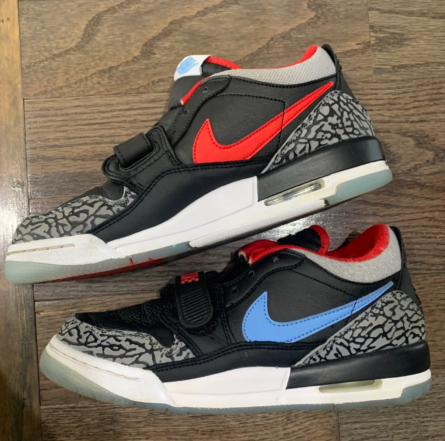 Air Jordan Legacy 312 Low GS (CD9054-004) in Youth Size 7Y image indicator(2)