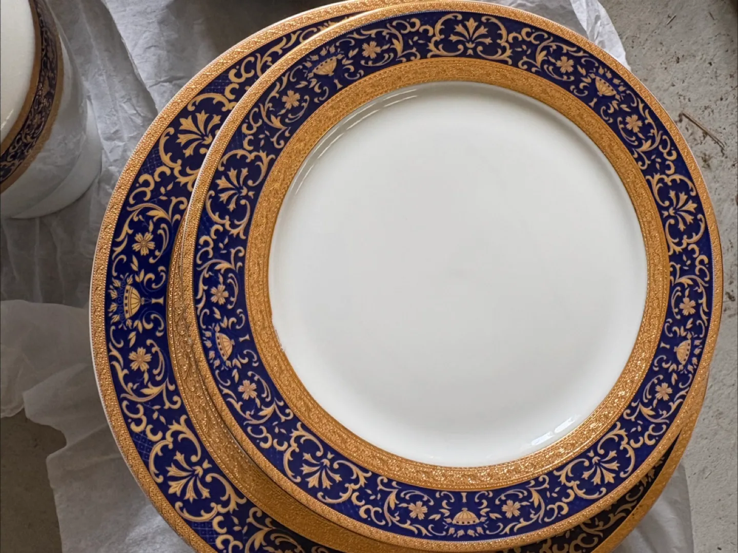 Elegant Porcelain Dinnerware Set - Blue & Gold image indicator(3)