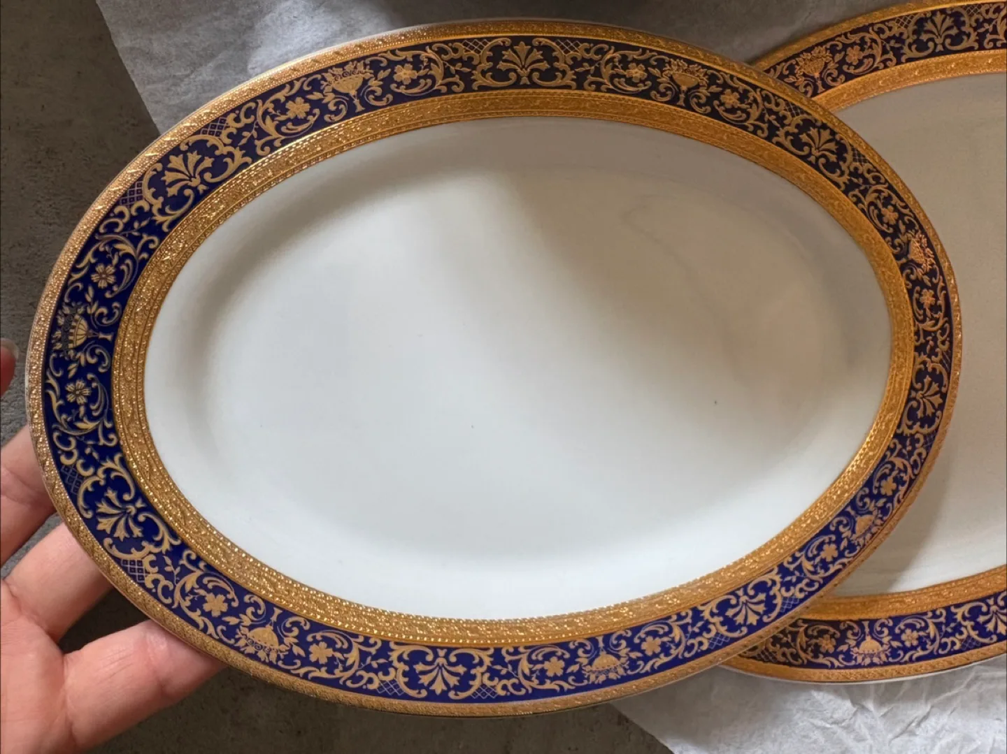 Elegant Porcelain Dinnerware Set - Blue & Gold image indicator(5)