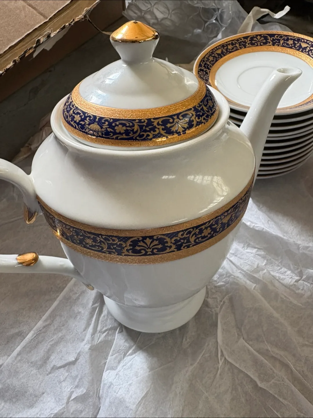 Elegant Porcelain Dinnerware Set - Blue & Gold image indicator(6)