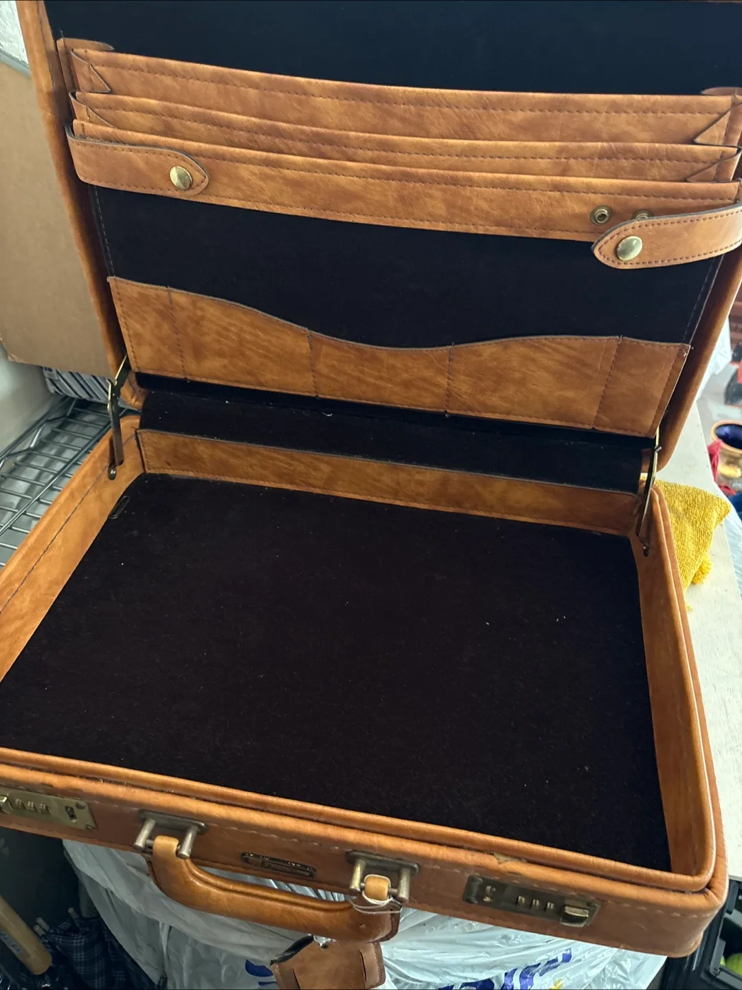 Vintage Leather Briefcase - Brown image indicator(2)