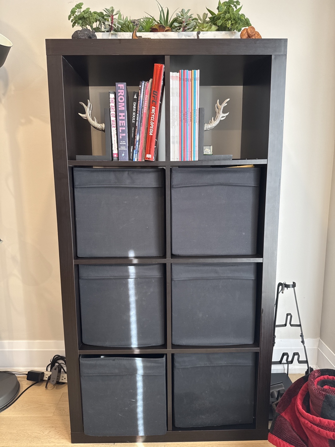Cubed shelf organizer