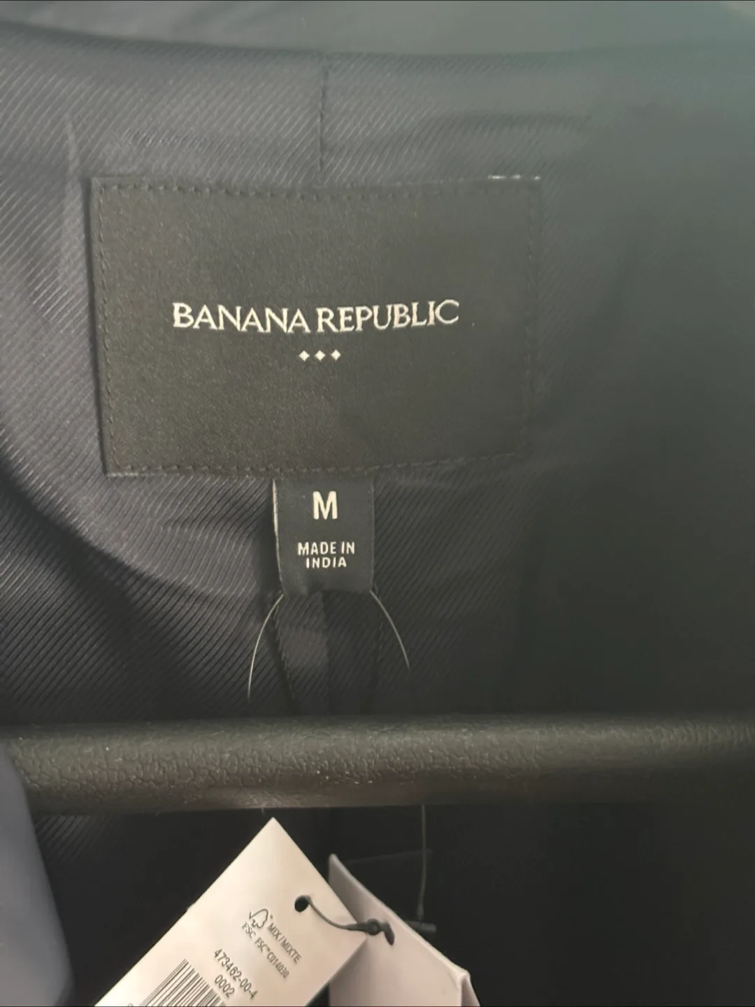 Banana Republic Tailored Performance Raincoat - M image indicator(3)