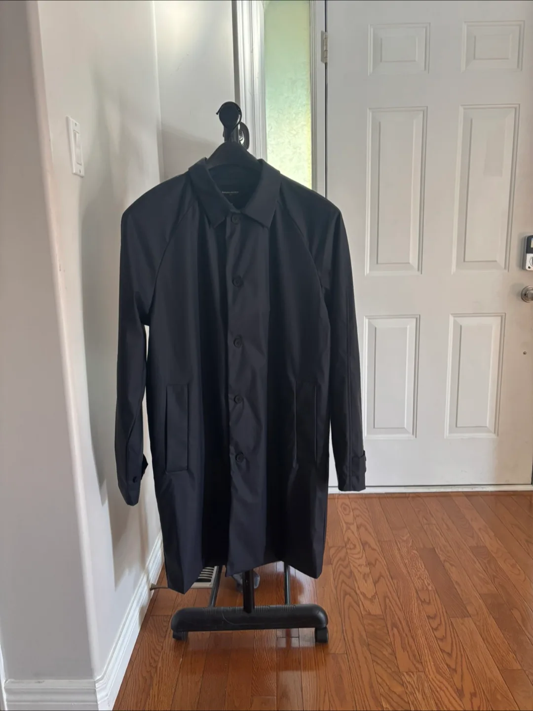 Banana Republic Tailored Performance Raincoat - M image indicator(2)