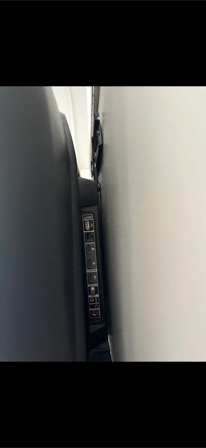 43" 4K Roku Smart TV - photo 3