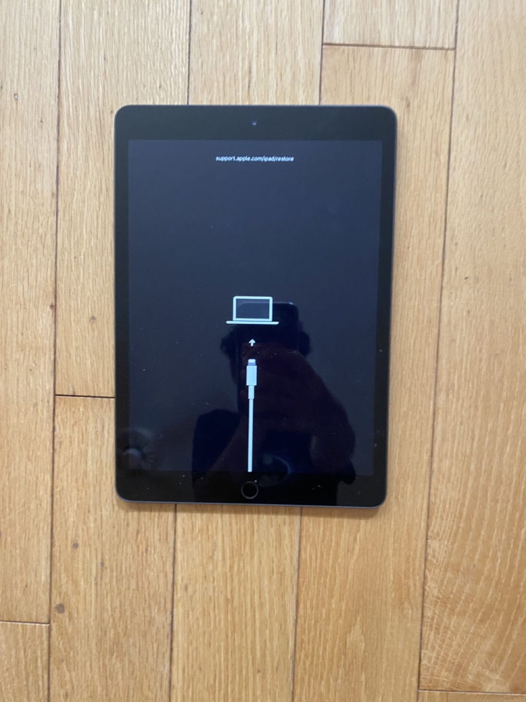Apple iPad 7th gen for parts - photo 3