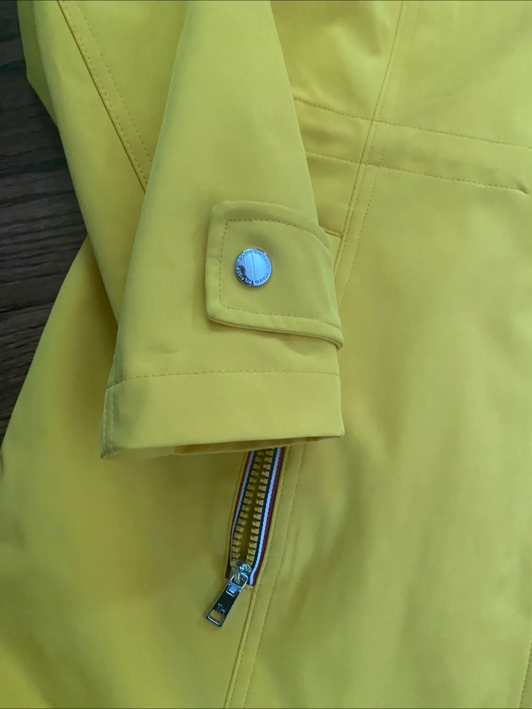 Tommy Hilfiger Yellow Rain Jacket - Size L image indicator(5)