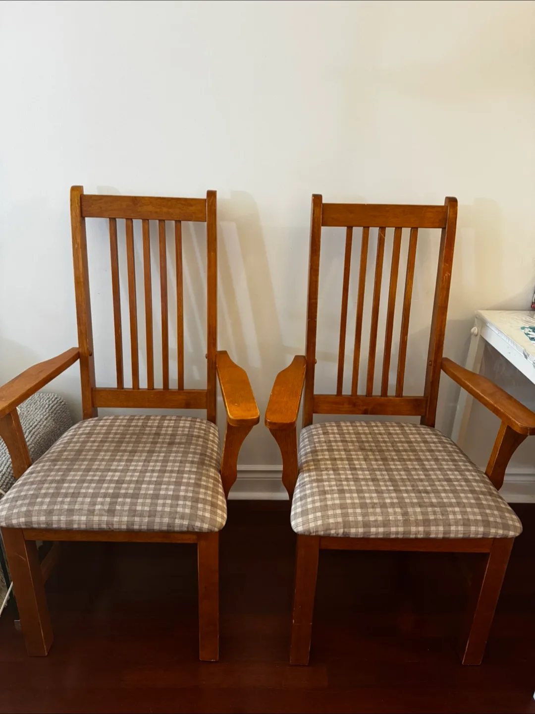 Set of 2 Wooden Armchairs thumbnail