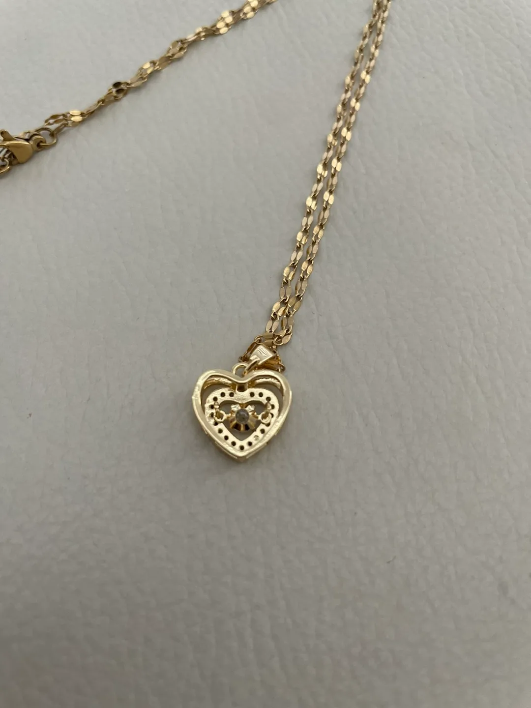 18K Gold PVD Center of My Heart Necklace image indicator(9)