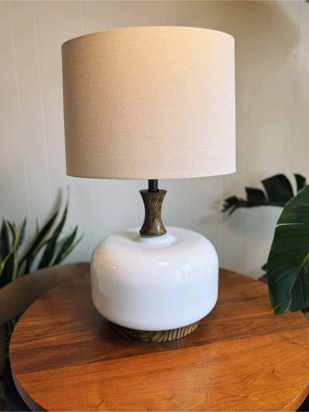 Pair of White Ceramic Table Lamp