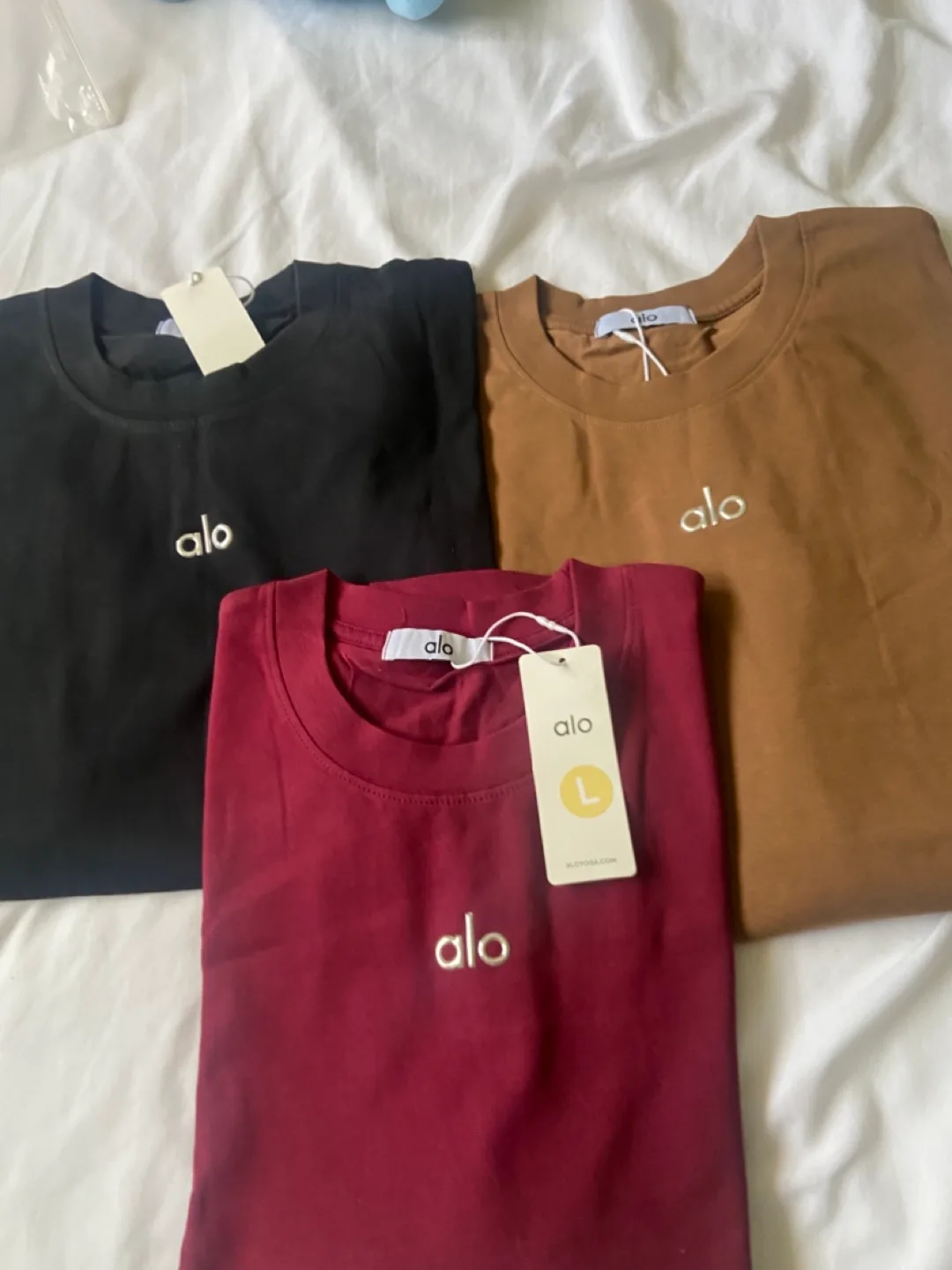 ALO T-Shirt thumbnail
