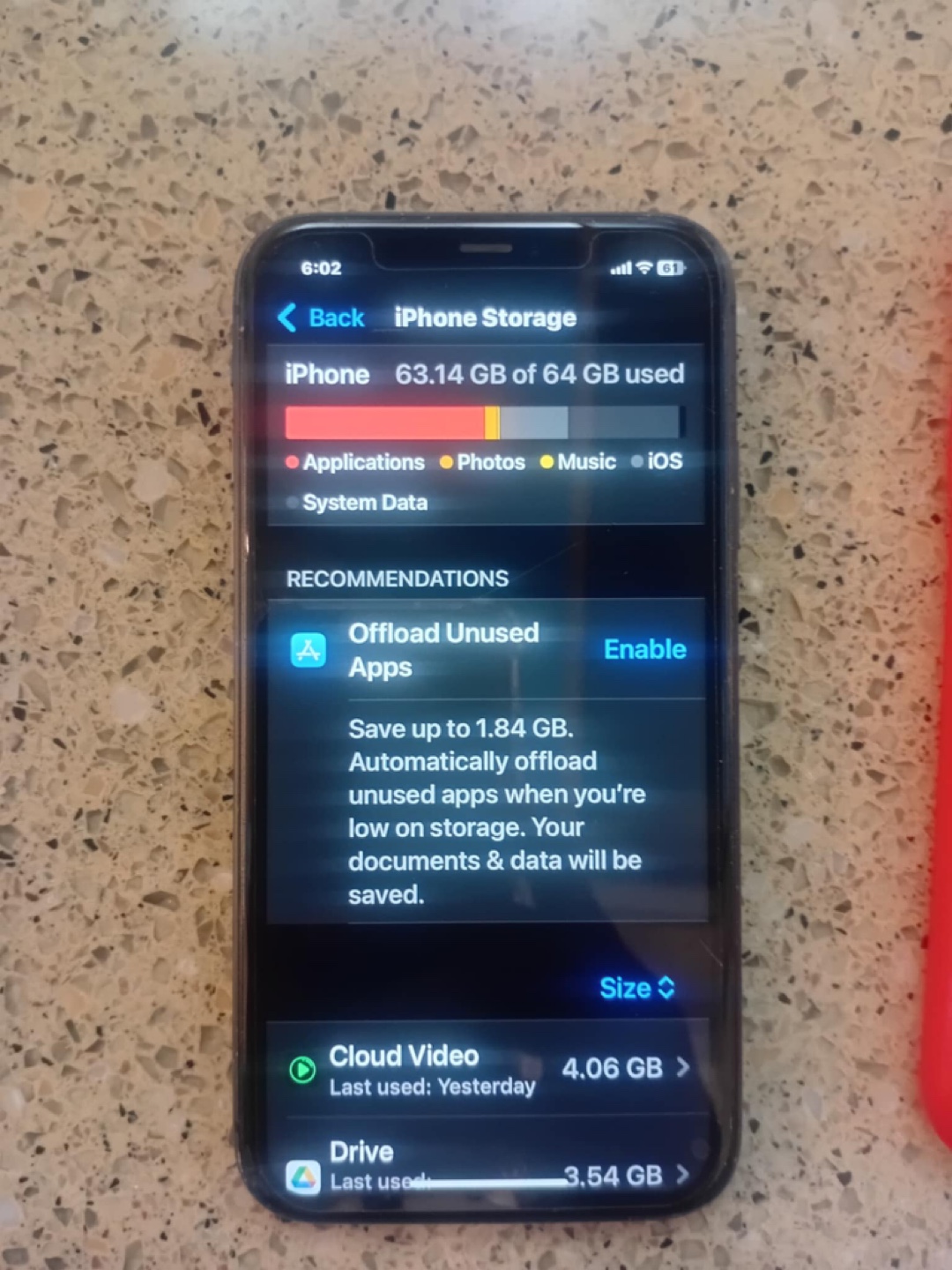 iPhone 11 64GB with Red Case - photo 4