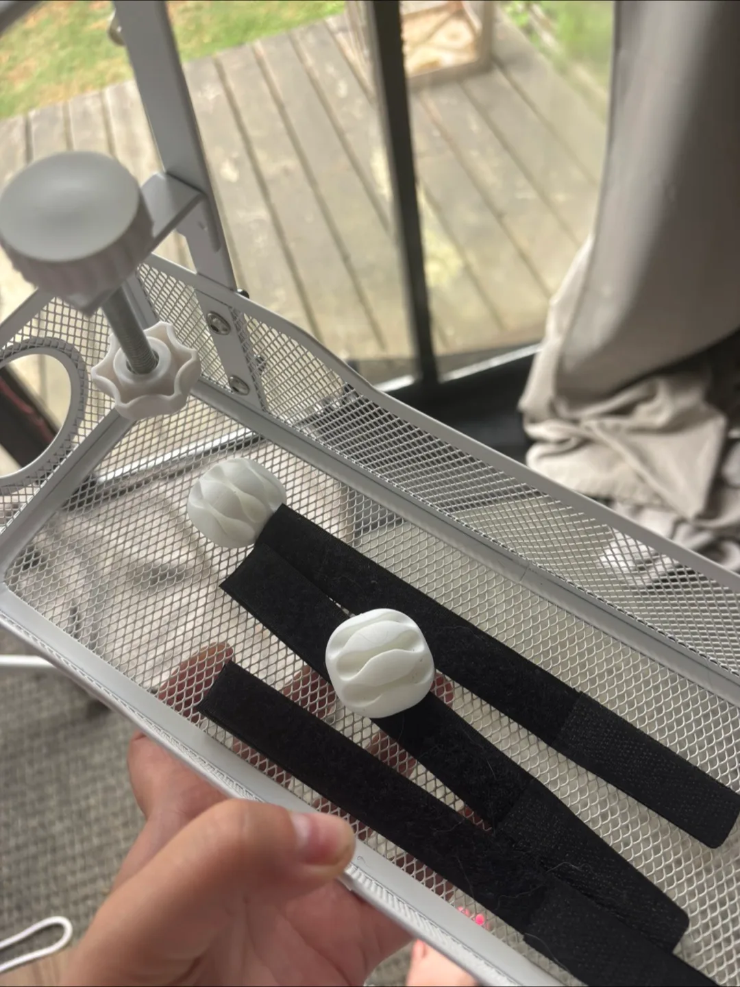 Computer desk cable organiser image indicator(2)