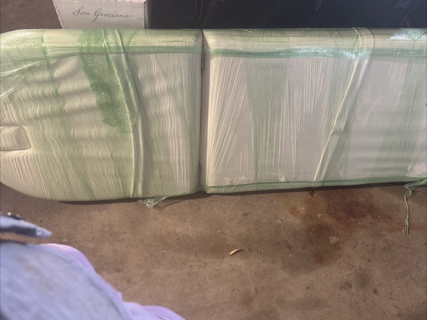 Massage table/bed
