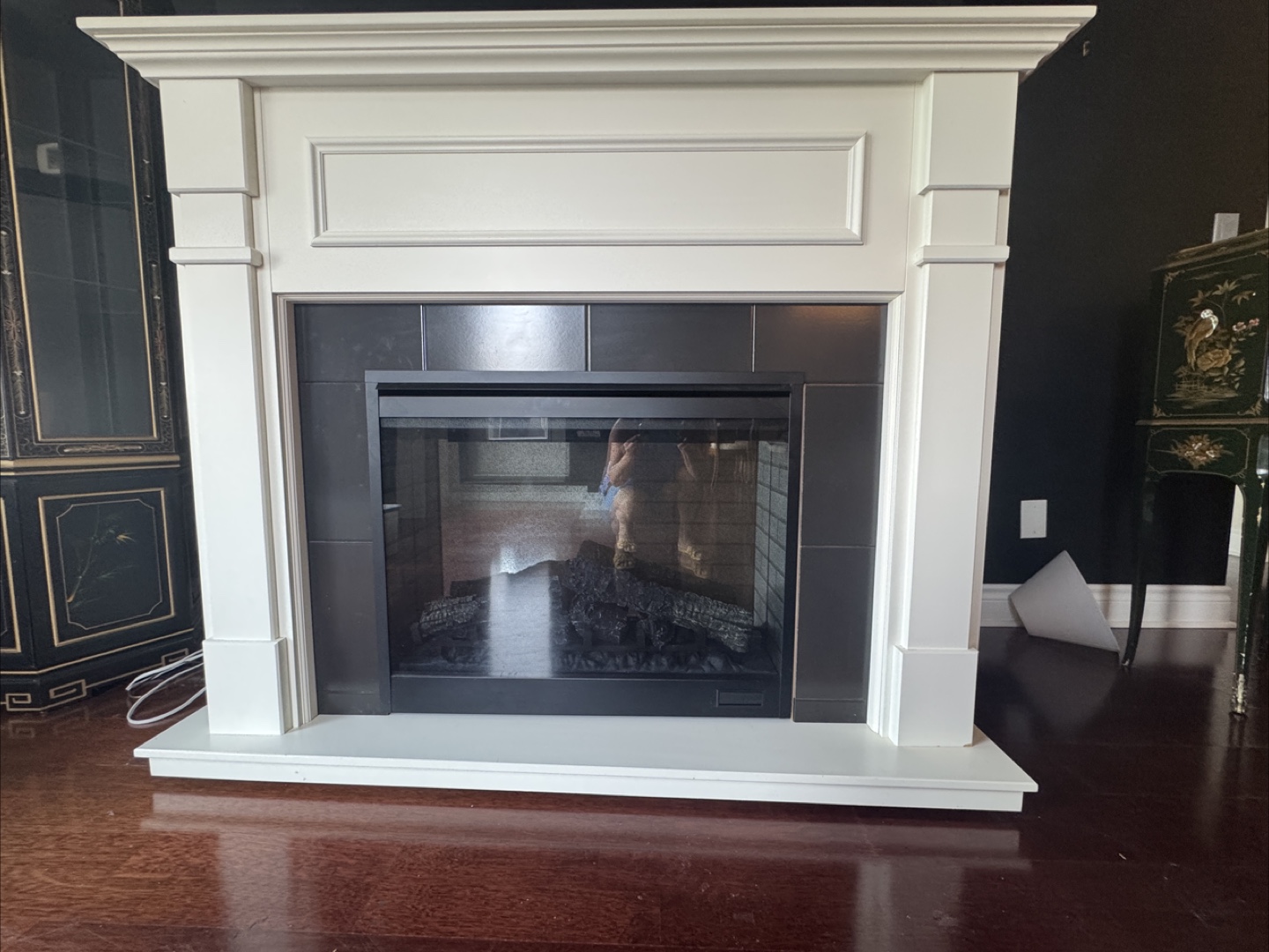 White Fireplace Mantel/ electric fireplace brand new - photo 4