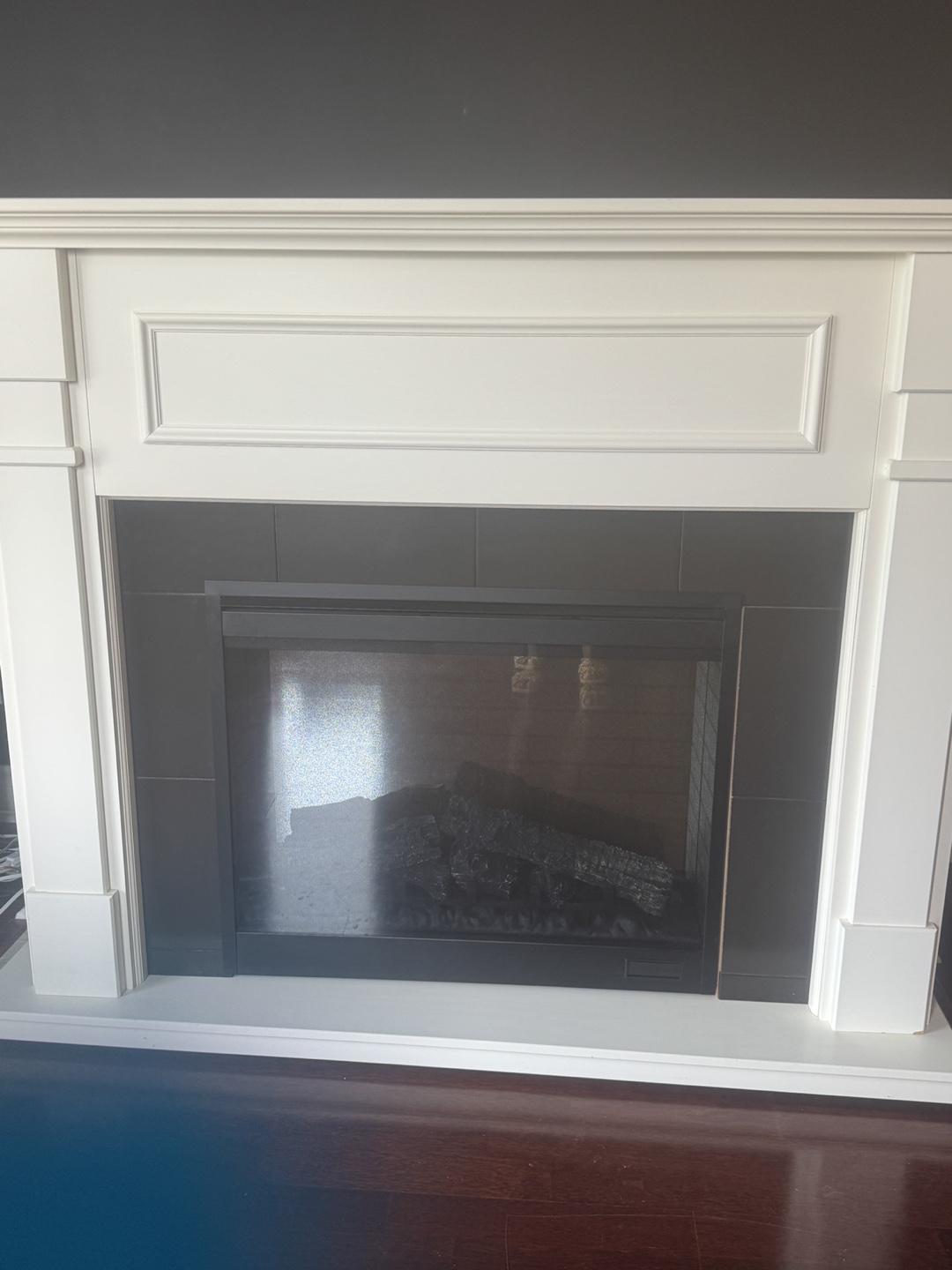 White Fireplace Mantel/ electric fireplace brand new - photo 2