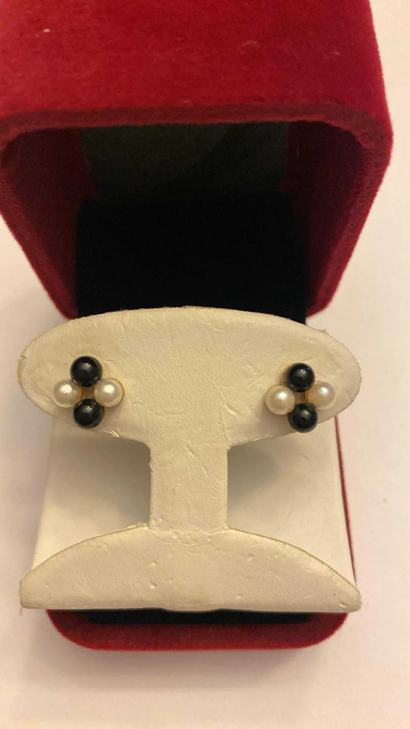 Pearl Stud Earrings - Black Onyx thumbnail